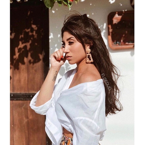 Gorgeous Gold Statement Earrings - Picture 4 of 4